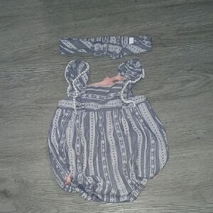 Tommy Bahama Gray white and Pink Baby Outfit romper with headband Sz 3-6m NWOT